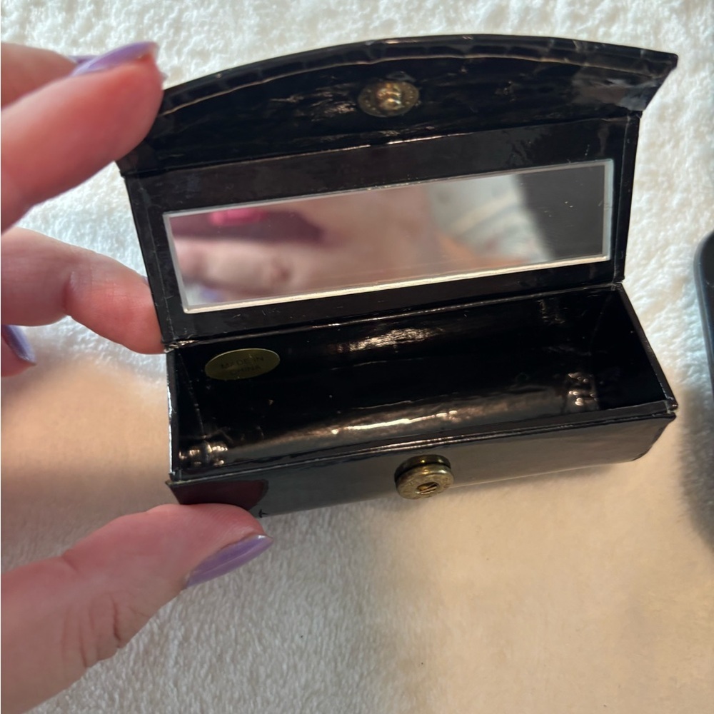 Vintage makeup set and mini pruse - Picture 2 of 9